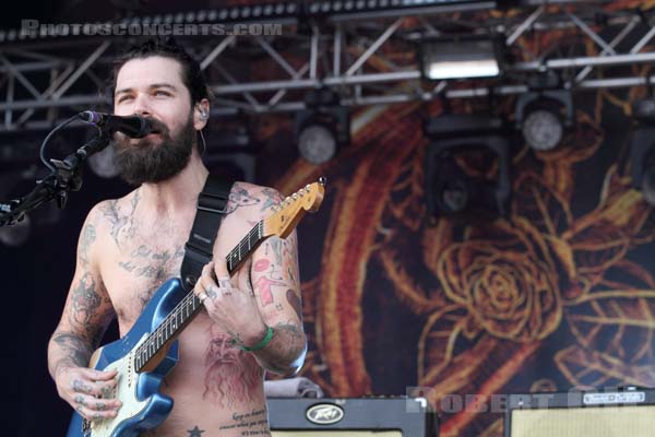 BIFFY CLYRO - 2014-07-06 - BELFORT - Presqu'ile du Malsaucy - Simon Alexander Neil